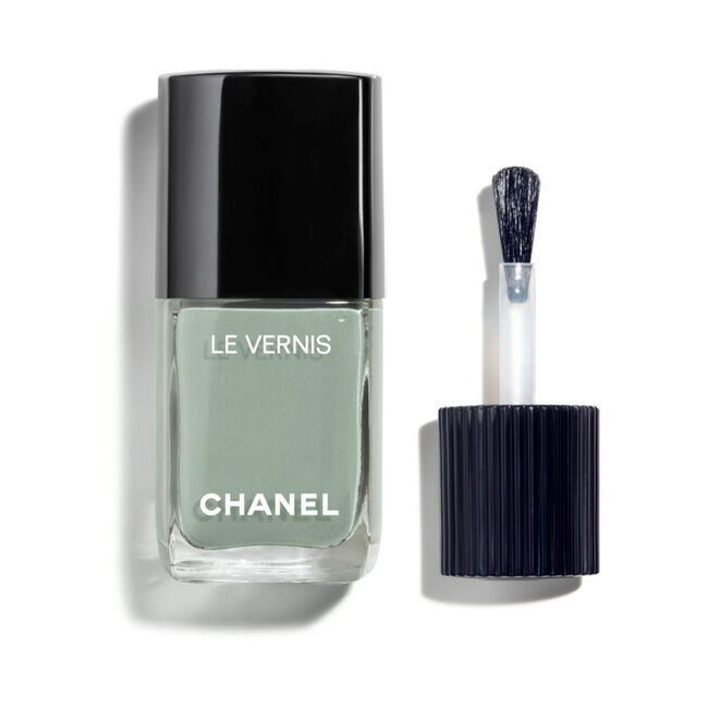 LE VERNIS